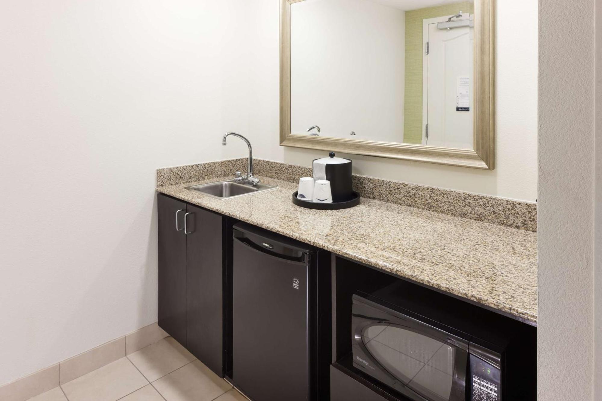 Hampton Inn & Suites Gainesville Downtown Εξωτερικό φωτογραφία