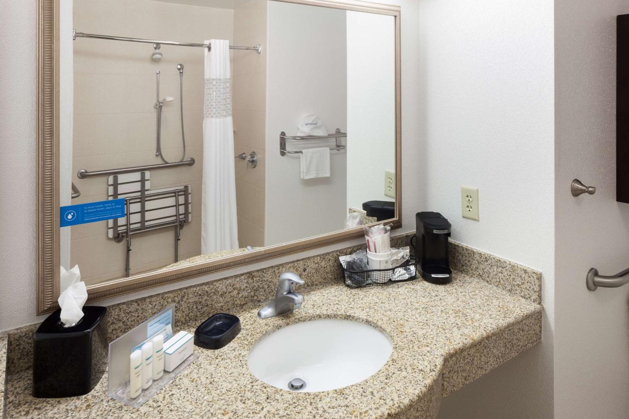 Hampton Inn & Suites Gainesville Downtown Εξωτερικό φωτογραφία