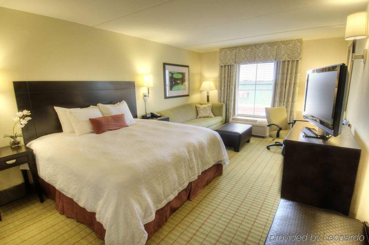 Hampton Inn & Suites Gainesville Downtown Δωμάτιο φωτογραφία